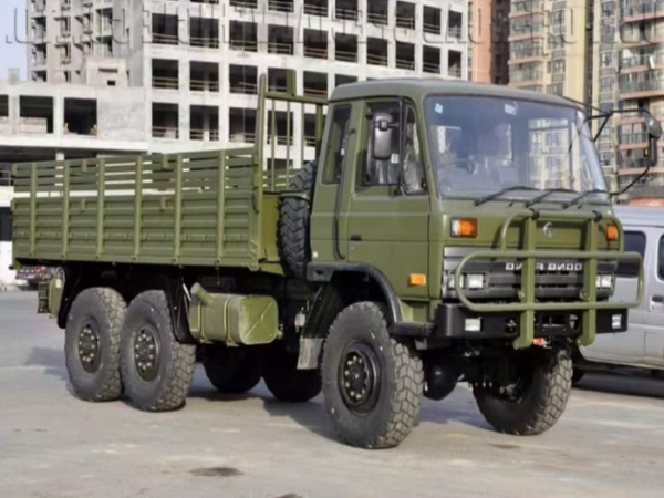 Dongfeng 6X6 Personnel Carrier Truck