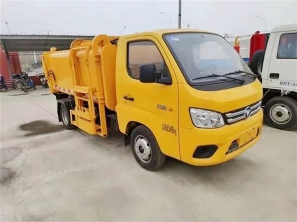FOTON Xiangling M1 hanging bucket garbage truck
